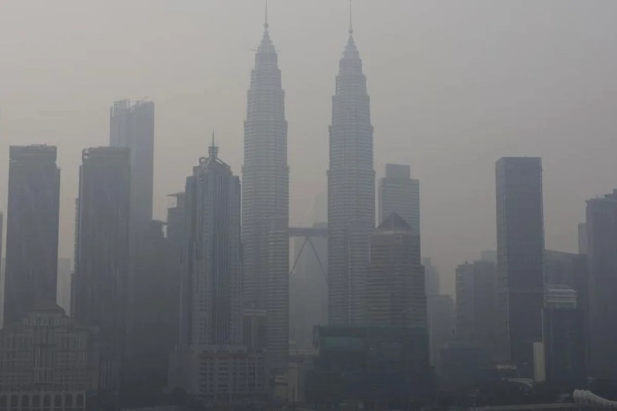 Kabut asap karhutla Indonesia menyelimuti Malaysia