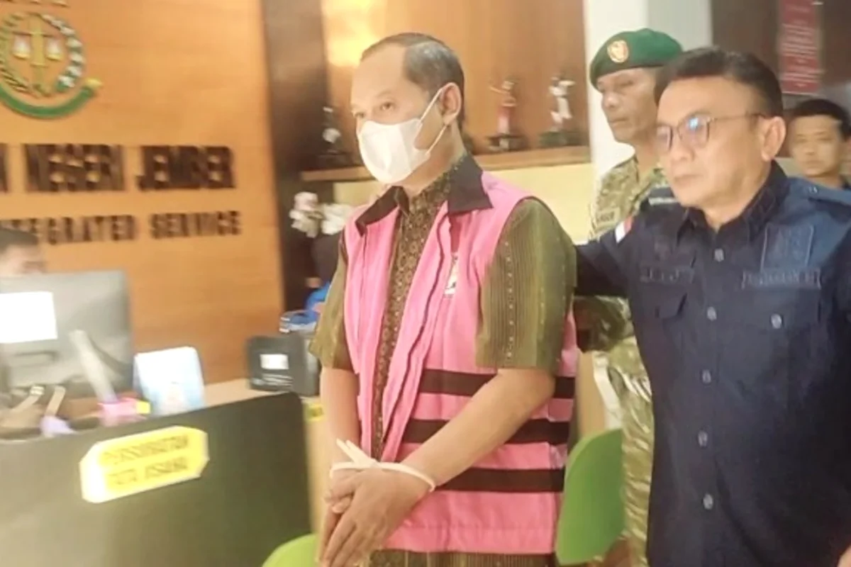 Tersangka S saat ditahan jaksa